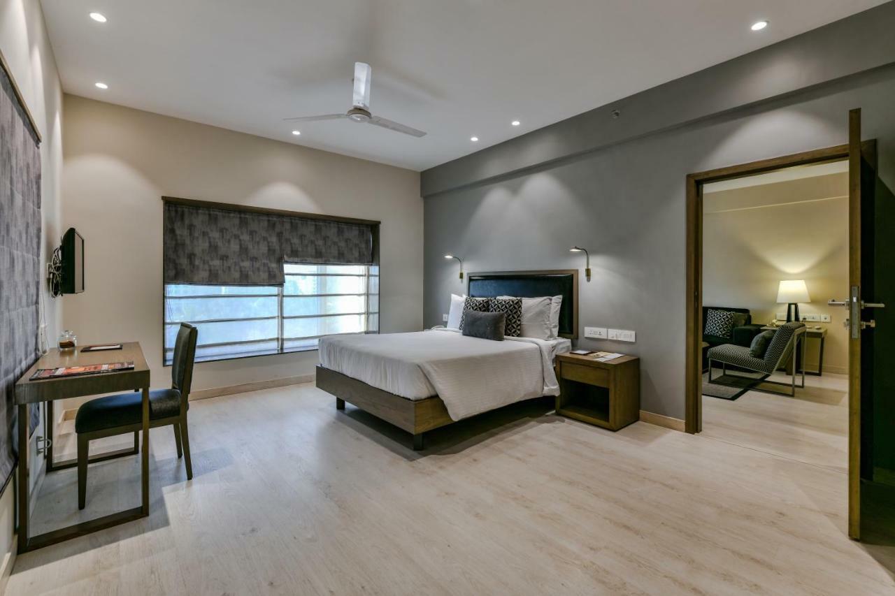 Sun-N-Sand Suites, Širdi Exteriér fotografie